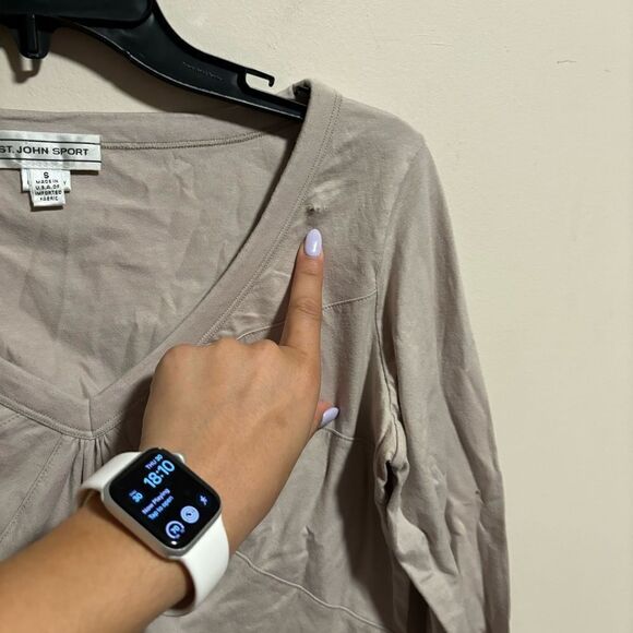 St. John Sport Tan Long Sleeve V-Neck- Size Small - Picture 3 of 8